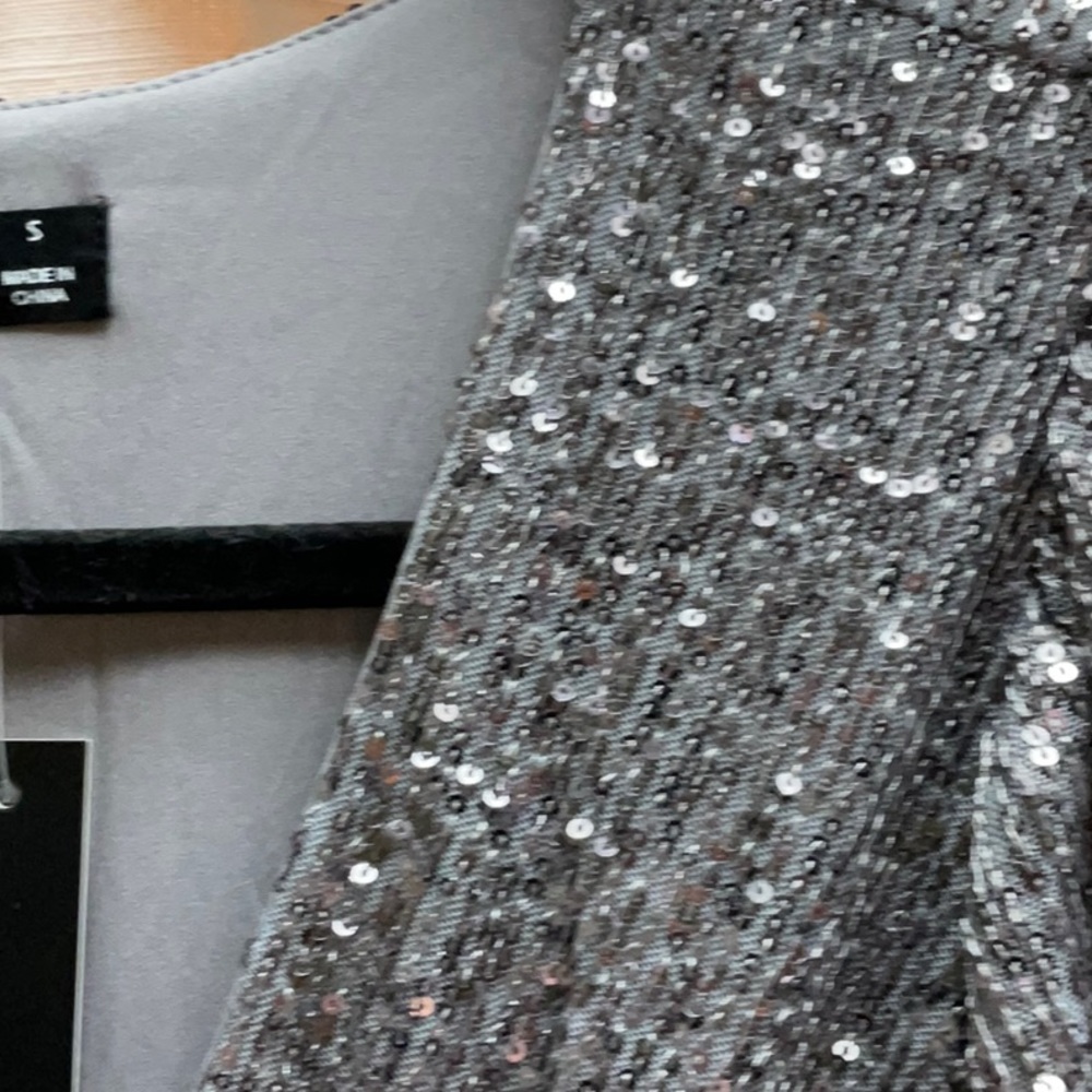 Adorable Sequined Romper Multiple Sizes - image 4